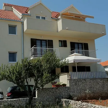 Apartman Ante Supetar